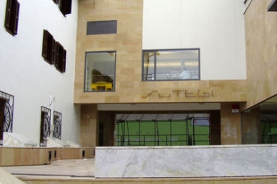Sutegi Aretoa